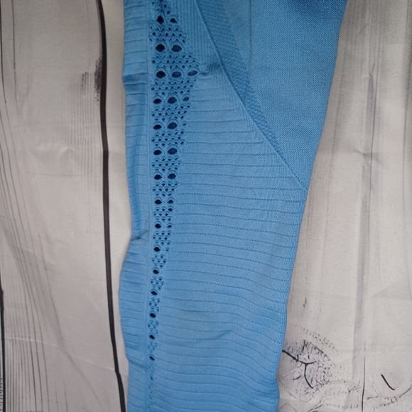 Gymshark Blue Leggings with Mesh Detail - Picture 4 of 15